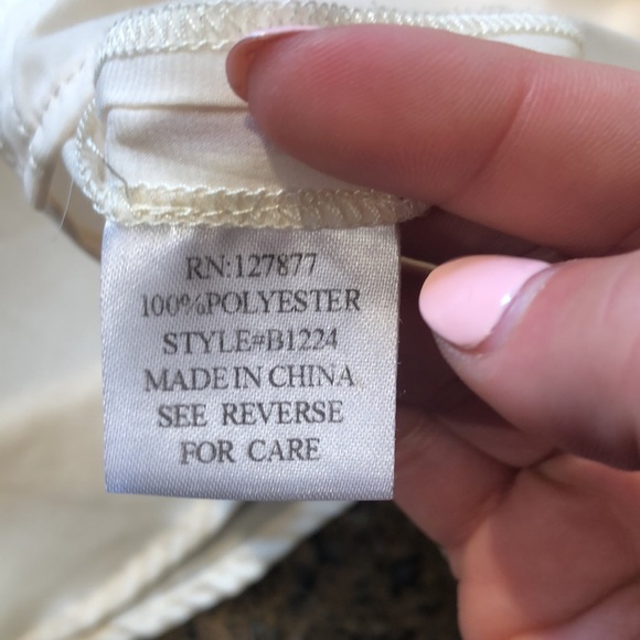 EUC sheer blouse from Akira with lace detail - Picture 6 of 6